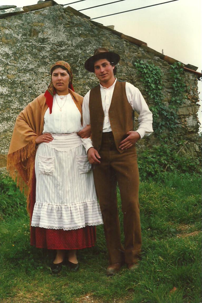 Traje Domingueiro - Ângela e Jorge